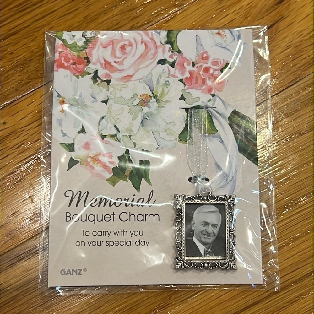 NEW Flower bouquet memorial charm